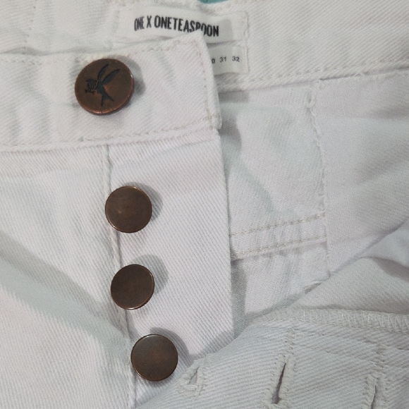 ONE X ONETEASPOON, Frayed White Denim Shorts - Picture 5 of 9